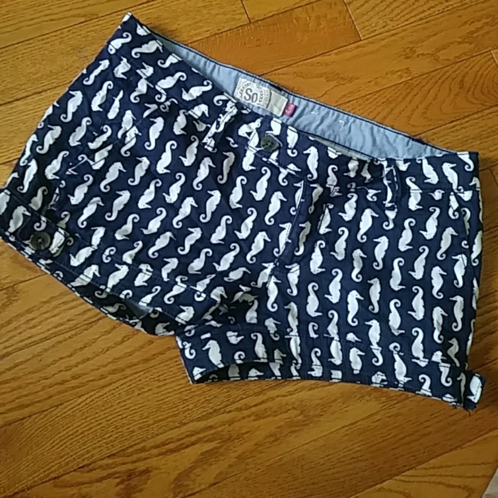 Khaki seahorse shorts